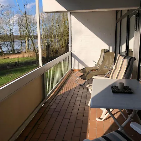 Moderne Am Yachthafen