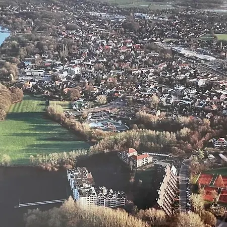 Moderne Am Yachthafen