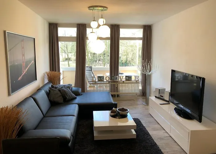 Moderne Am Yachthafen