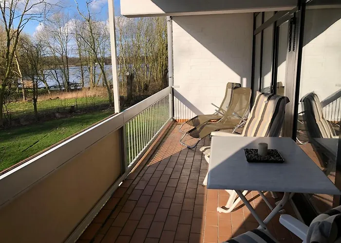 Moderne Am Yachthafen